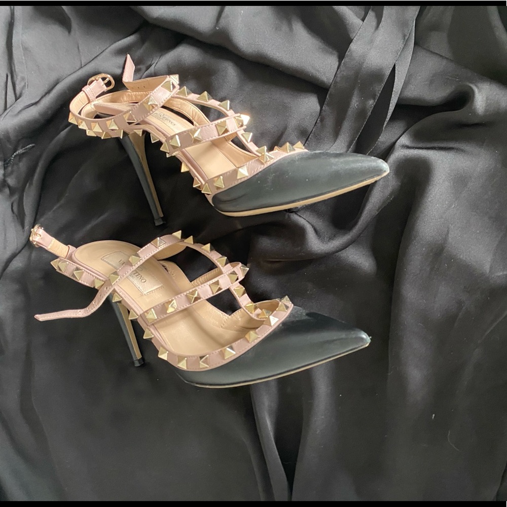 Valentino rockstud black nude pointed heels 7